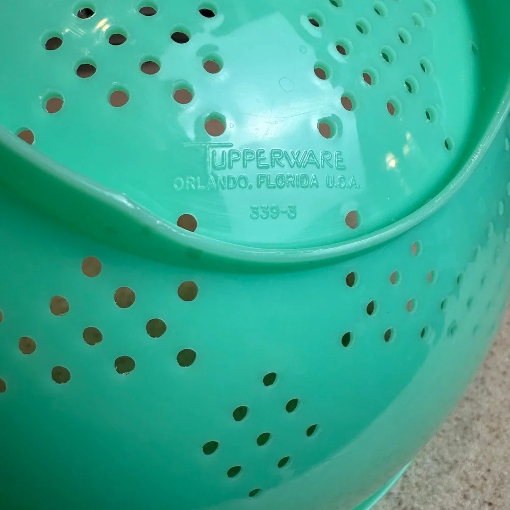 VTG Tupperware Jadeite Green Colander Strainer 339-3 Footed Starburst Retro USA